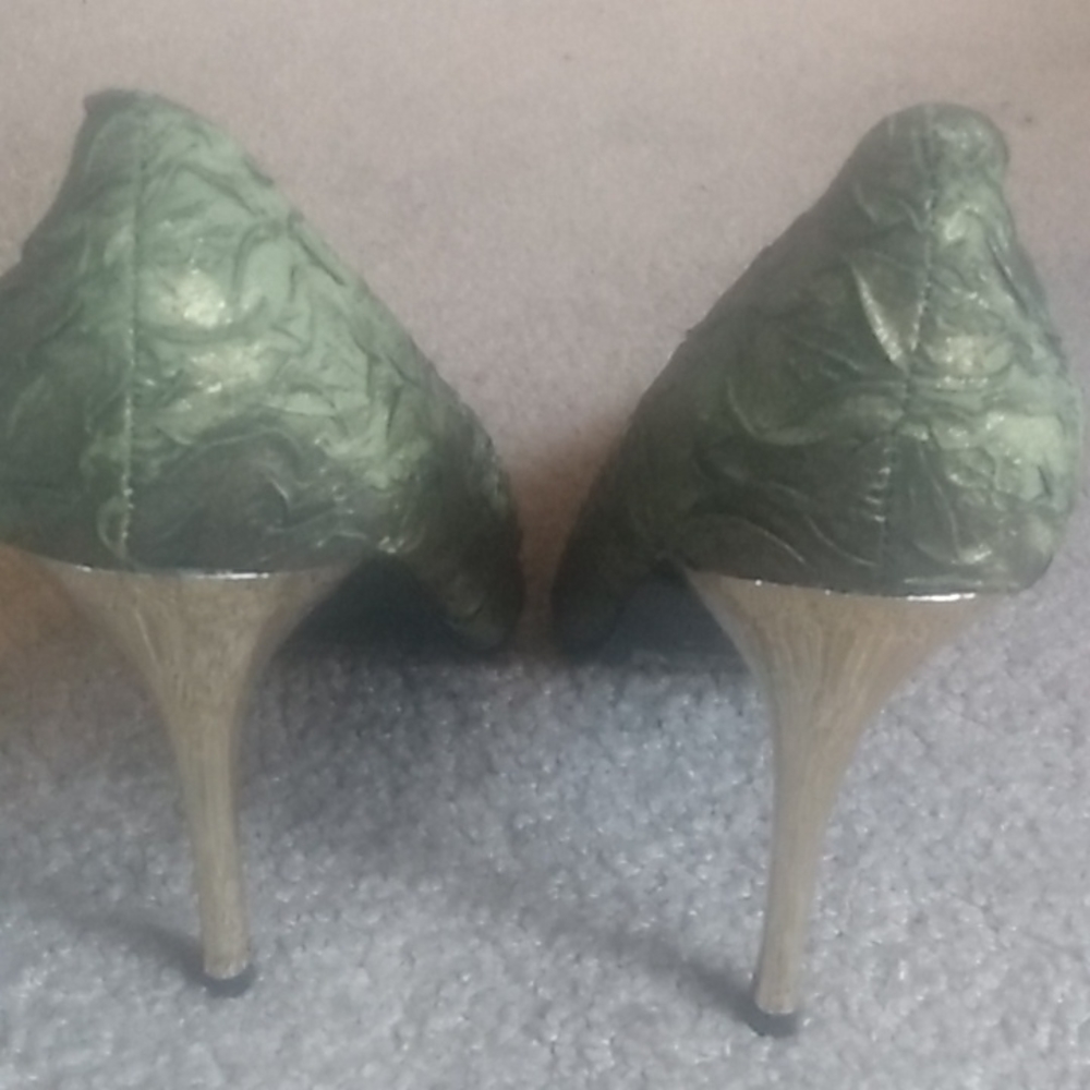 Beautiful Designer Shoes - Picture 4 of 9